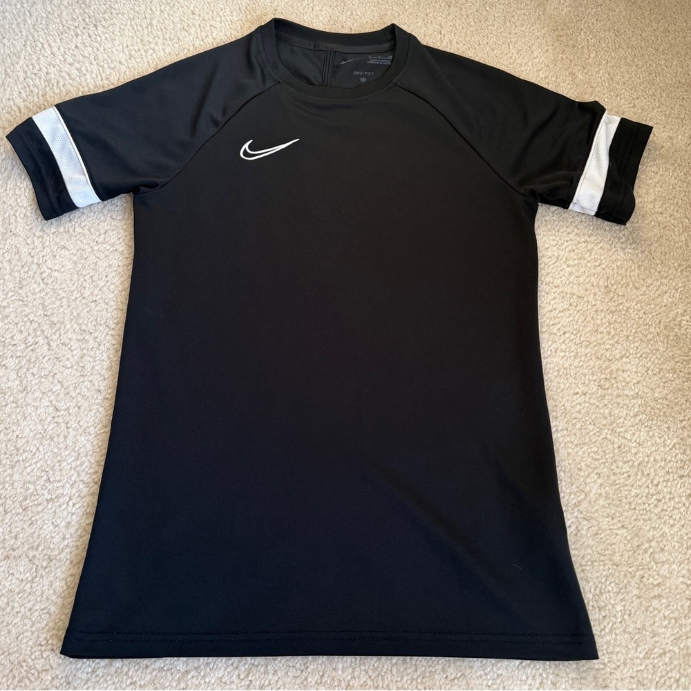 Preloved Men’s Small Nike Dri-FIT Academy Soccer Training Top